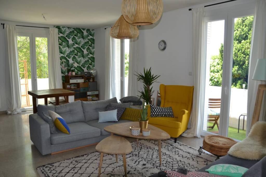 Appartement Lumineux Et Calme Avec Terrasse Avinyon Dış mekan fotoğraf