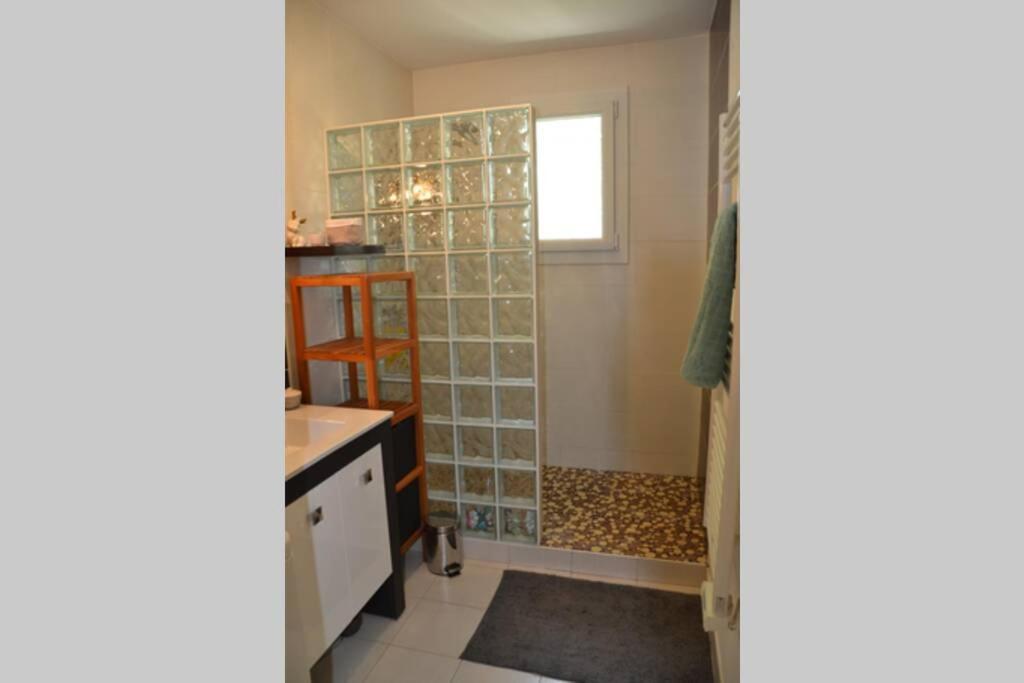 Appartement Lumineux Et Calme Avec Terrasse Avinyon Dış mekan fotoğraf